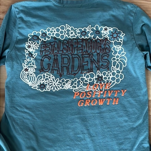 Super cute long sleeve t by petals and peacock. Size m - Picture 2 of 3